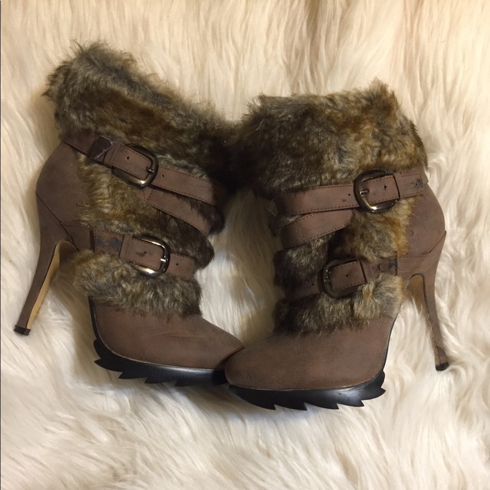 Boots with heel